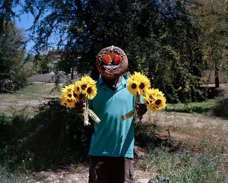 “amoji”描绘了非洲传统文化与现代文化之间的冲突