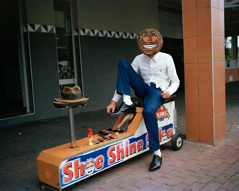 “amoji”描绘了非洲传统文化与现代文化之间的冲突