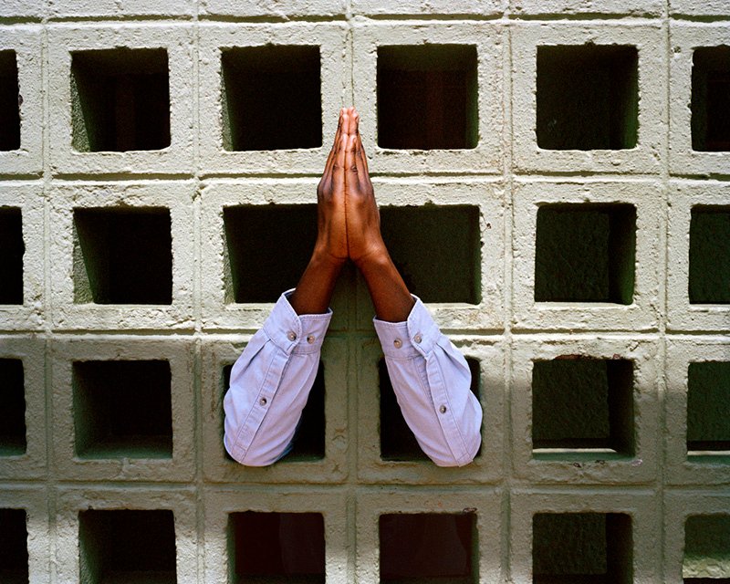 “amoji”描绘了非洲传统文化与现代文化之间的冲突