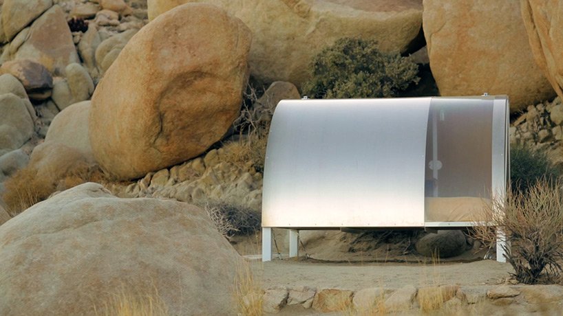 短片讲述了艺术家 andrea zittel 在实验性“马车车站营地”的生活