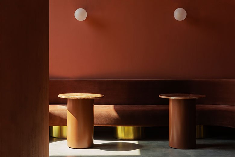 Vodniy、茶吧和商店