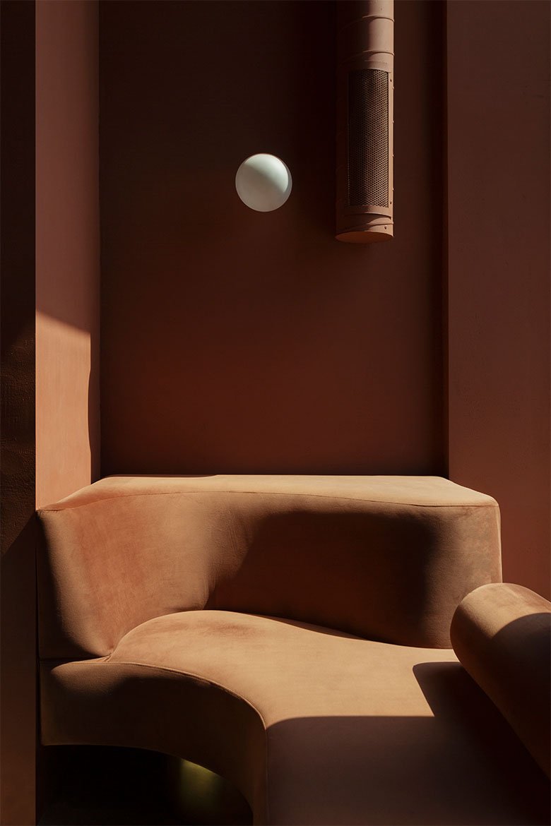 Vodniy、茶吧和商店