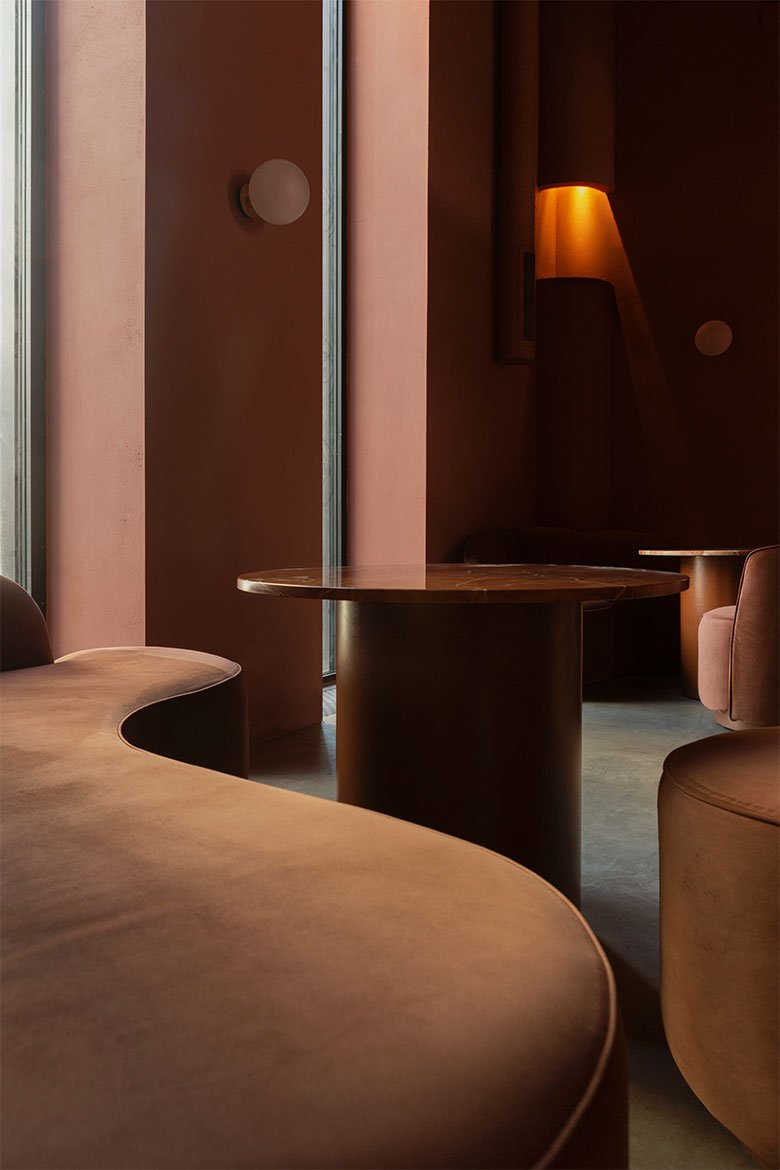 Vodniy、茶吧和商店