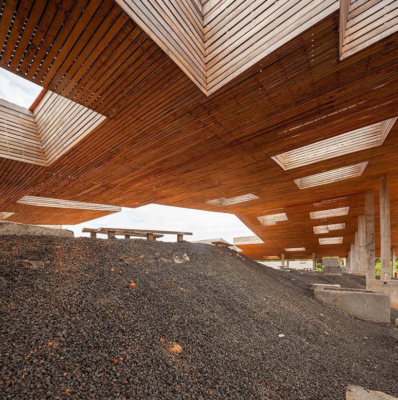 曼谷项目工作室为泰国大象和人类创建“文化庭院”