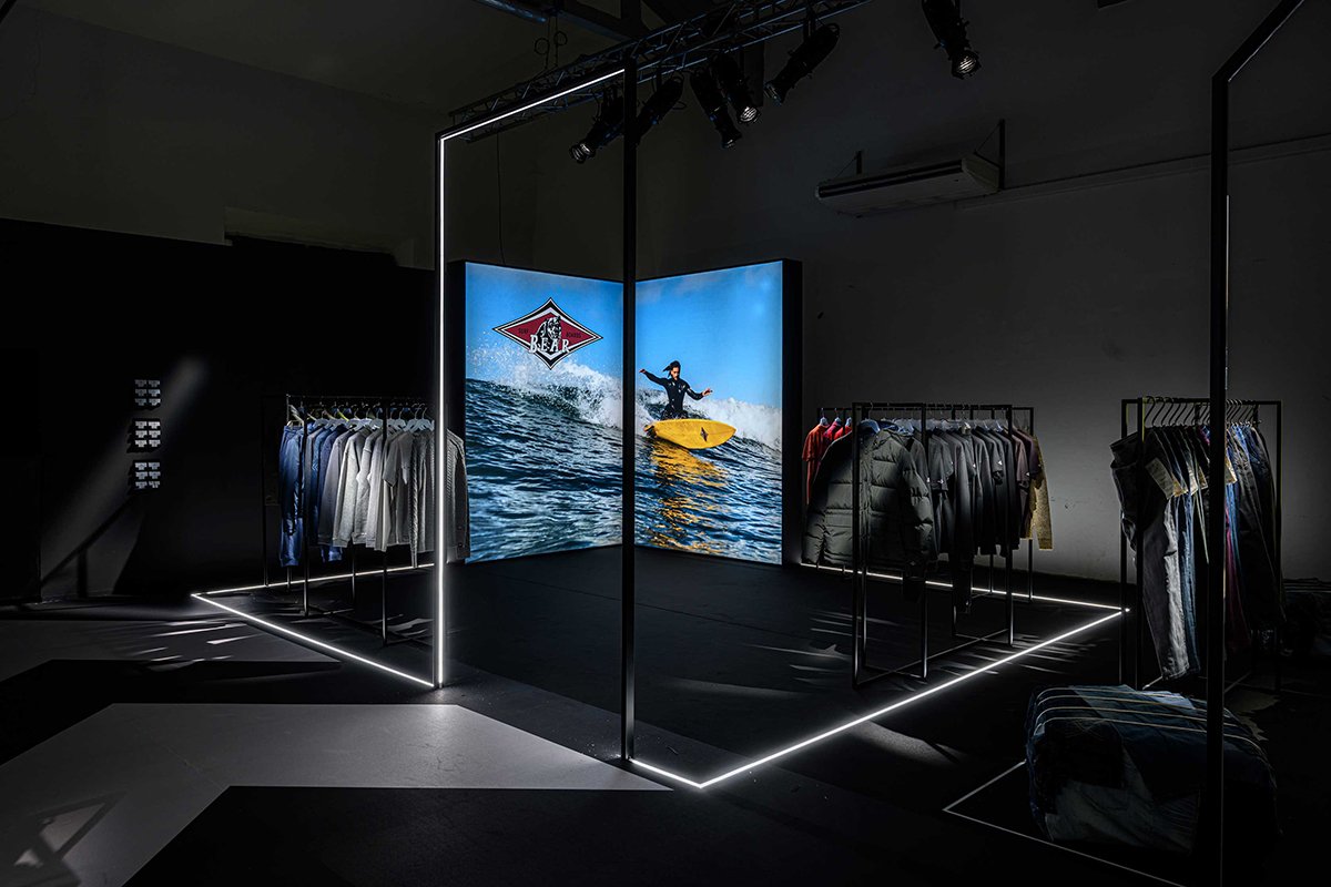 Best Company e Ellesse 展览装置由 Wea / Pitti Uomo 97 / Fiat lux 设计