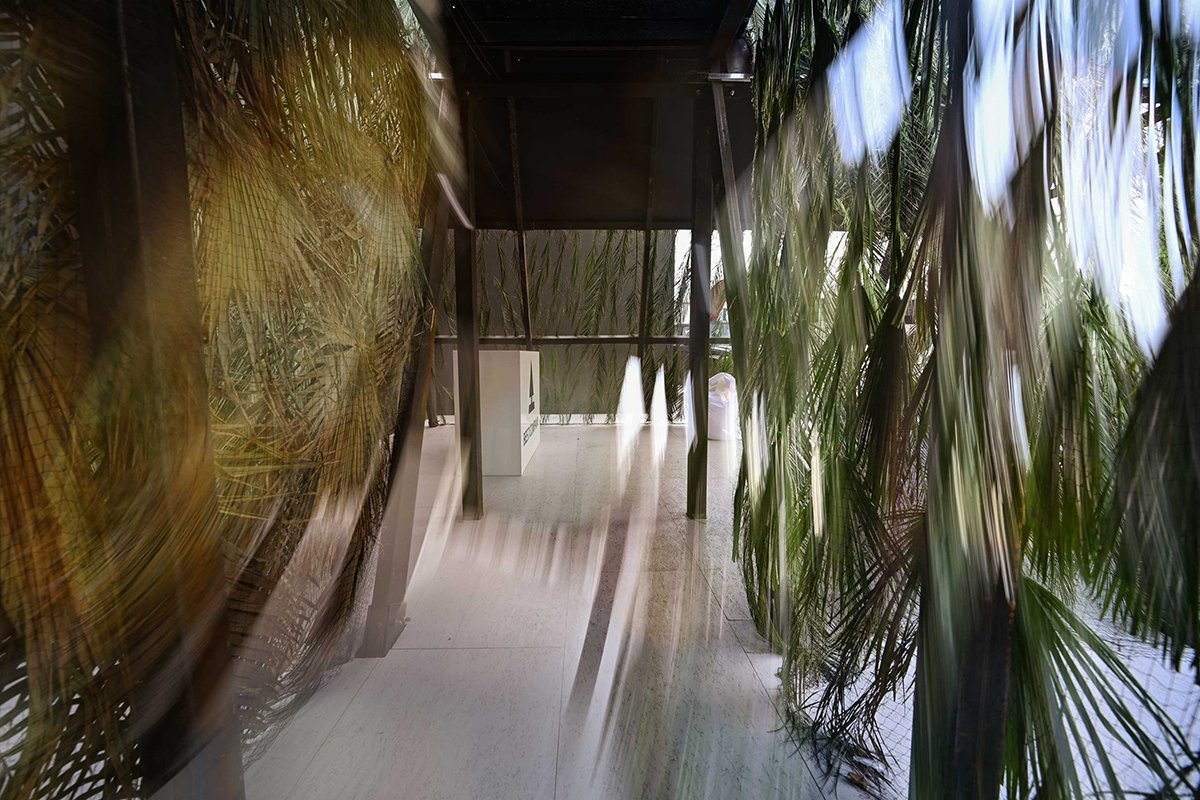 Best Company 展览设计由 Wea / Pitti Uomo 96 / Best Company 设计，树上的金字塔