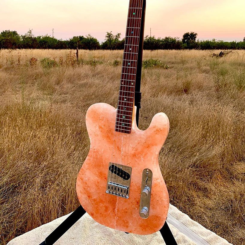 burls art 用纸、铅笔和喜马拉雅盐制作吉他