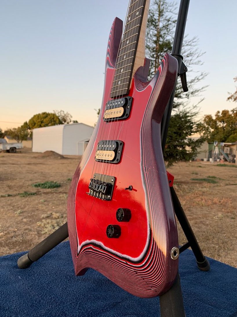 burls art 用纸、铅笔和喜马拉雅盐制作吉他