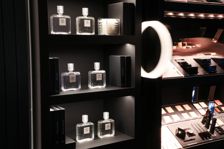 Serge Lutens 首家亚洲概念店，由 centdegrés 设计