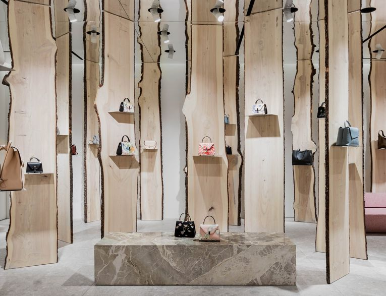 意大利米兰 Valextra 商店的“森林”装置,由隈研吾设计 意大利米兰 Valextra 商店的“森林”装置,由隈研吾设计