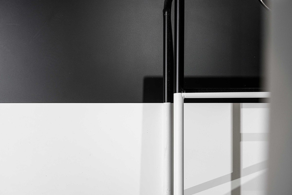 D-VEC 展览装置由 WEA / Pitti Uomo 96 / D-VEC Tokyo 设计，吸引异性