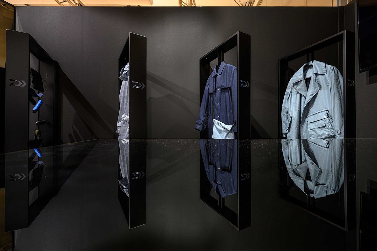 D-VEC 展览装置由 WEA / Pitti Uomo 96 / D-VEC Tokyo 设计，吸引异性