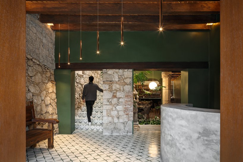 daniela bucio sistos 为墨西哥 santomate 餐厅运用了丰富的色彩