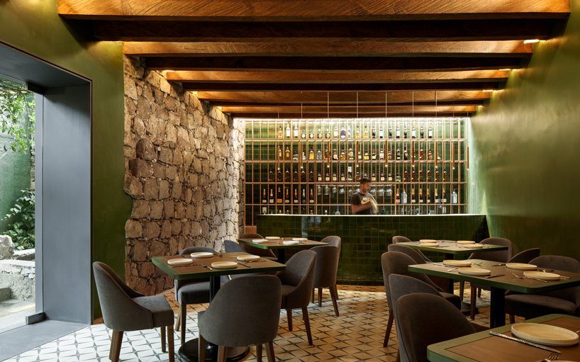 daniela bucio sistos 为墨西哥 santomate 餐厅运用了丰富的色彩