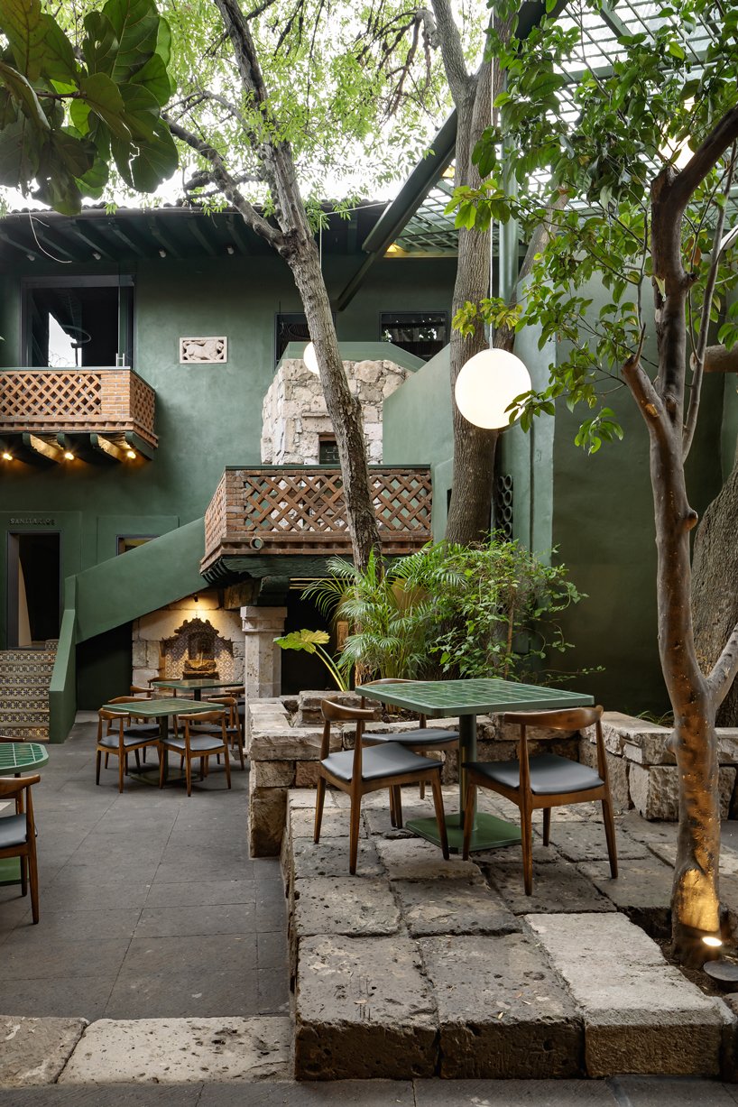 daniela bucio sistos 为墨西哥 santomate 餐厅运用了丰富的色彩