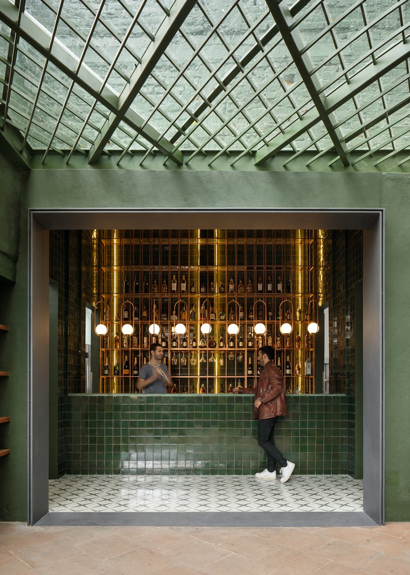 daniela bucio sistos 为墨西哥 santomate 餐厅运用了丰富的色彩