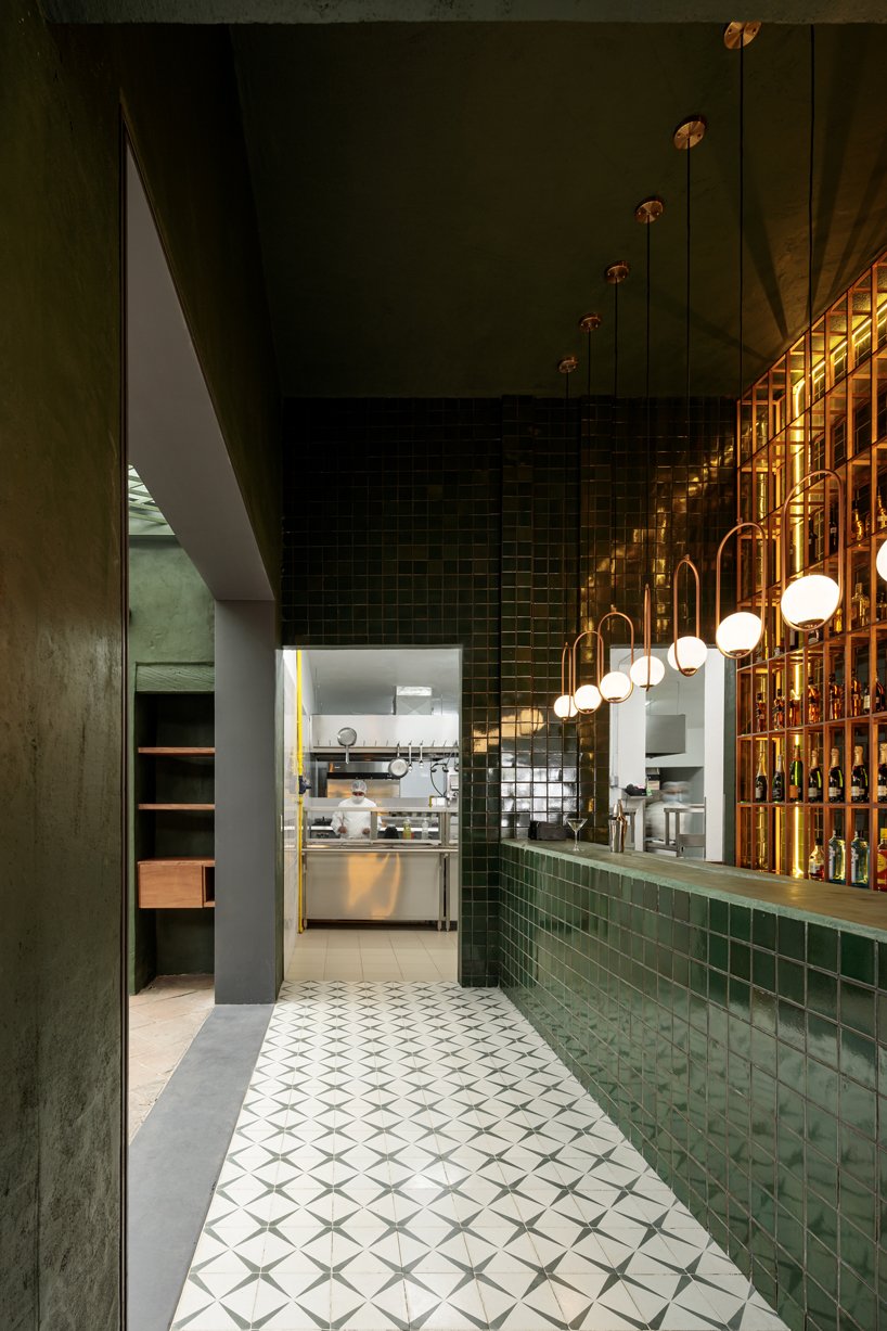 daniela bucio sistos 为墨西哥 santomate 餐厅运用了丰富的色彩