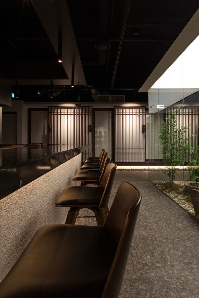 “餐桌上的韩国牛肉餐”内部