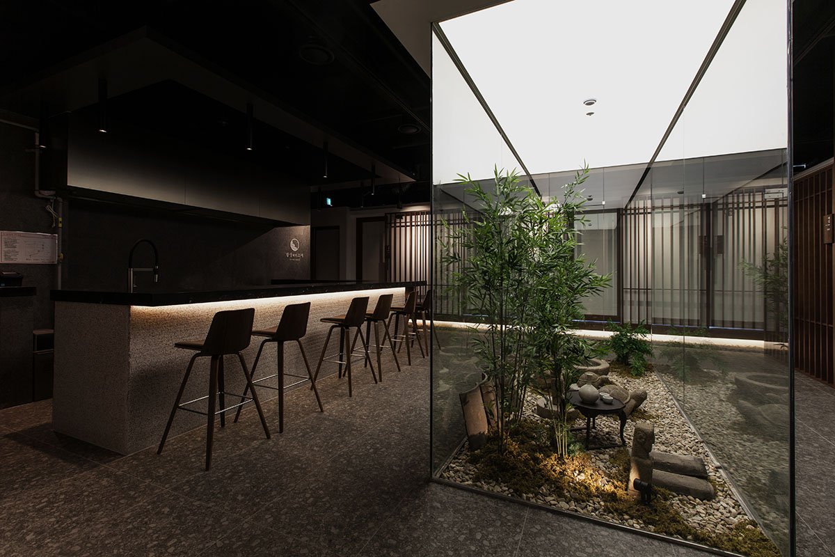 “餐桌上的韩国牛肉餐”内部