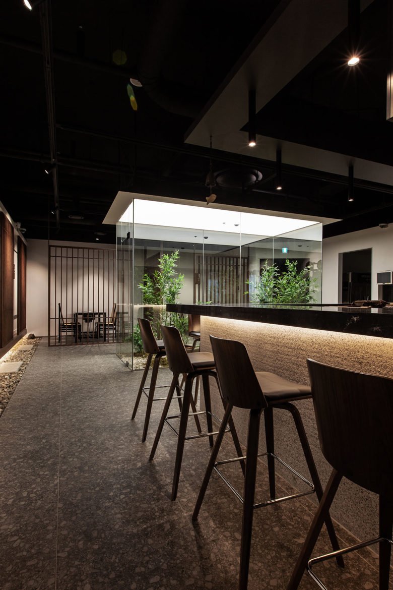 “餐桌上的韩国牛肉餐”内部