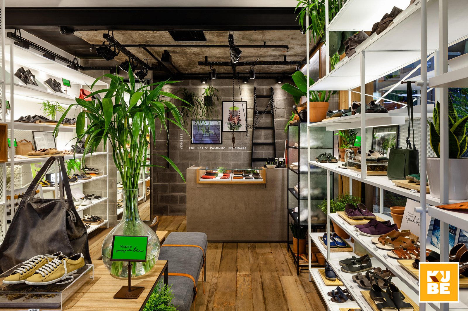 Outer Shoes Leblon 商店,由 Kube Arquitetura 设计,里约热内卢 – 巴西 Outer Shoes Leblon 商店,由 Kube Arquitetura 设计,里约热内卢 – 巴西