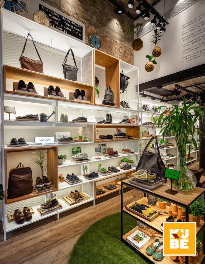 Outer Shoes Leblon 商店,由 Kube Arquitetura 设计,里约热内卢 – 巴西 Outer Shoes Leblon 商店,由 Kube Arquitetura 设计,里约热内卢 – 巴西