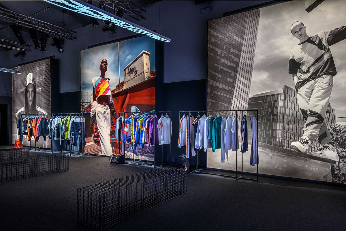 Ellesse 展览设计由 Wea / Pitti Uomo 96 / Ellesse 设计,城市苏醒了 Ellesse 展览设计由 Wea / Pitti Uomo 96 / Ellesse 设计,城市苏醒了