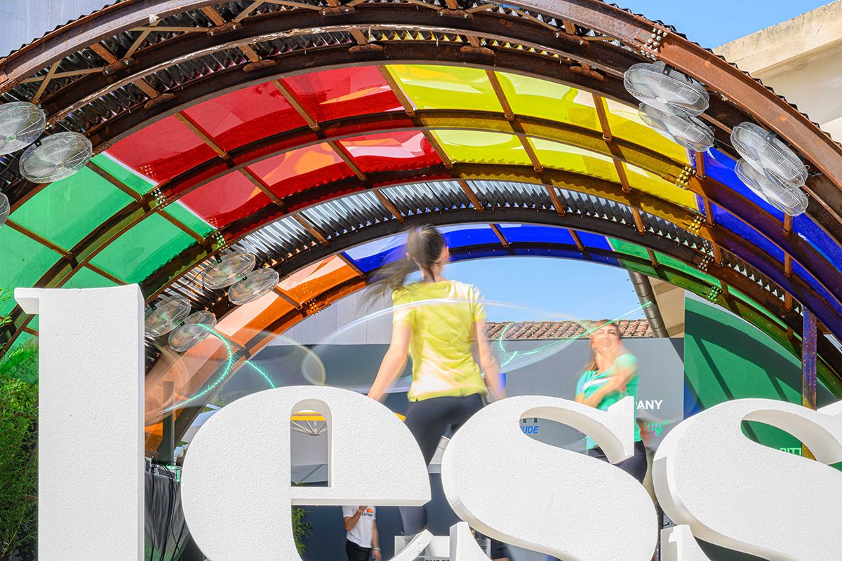 Ellesse 展览设计由 Wea / Pitti Uomo 96 / Ellesse 设计,城市苏醒了 Ellesse 展览设计由 Wea / Pitti Uomo 96 / Ellesse 设计,城市苏醒了