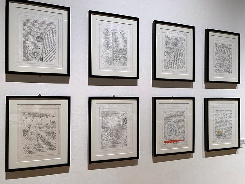 汉斯·乌尔里希·奥布里斯特 (hans ulrich obrist) 讨论米兰三年展恩佐·马里 (enzo mari) 展览的策展