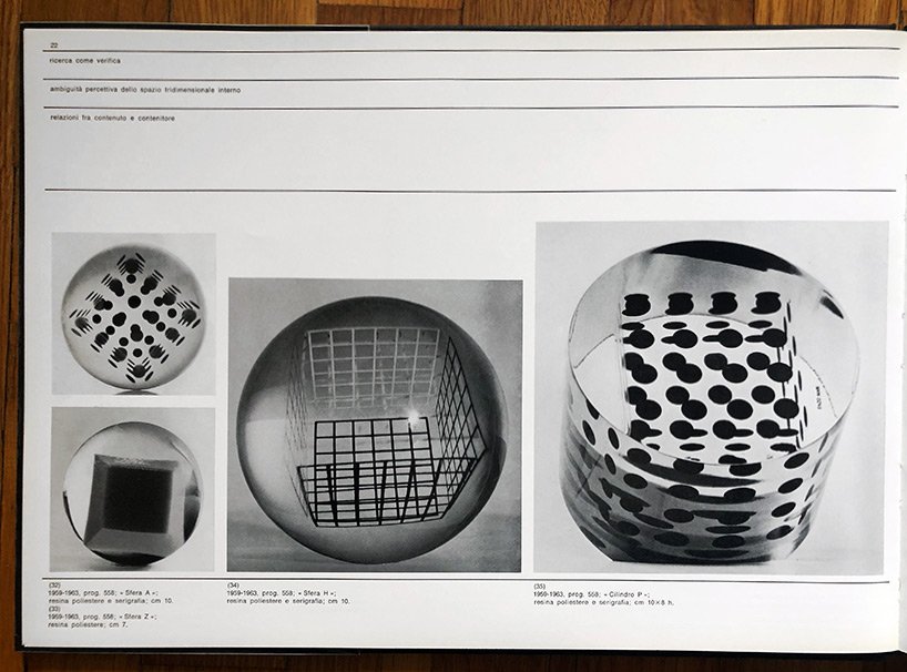 汉斯·乌尔里希·奥布里斯特 (hans ulrich obrist) 讨论米兰三年展恩佐·马里 (enzo mari) 展览的策展