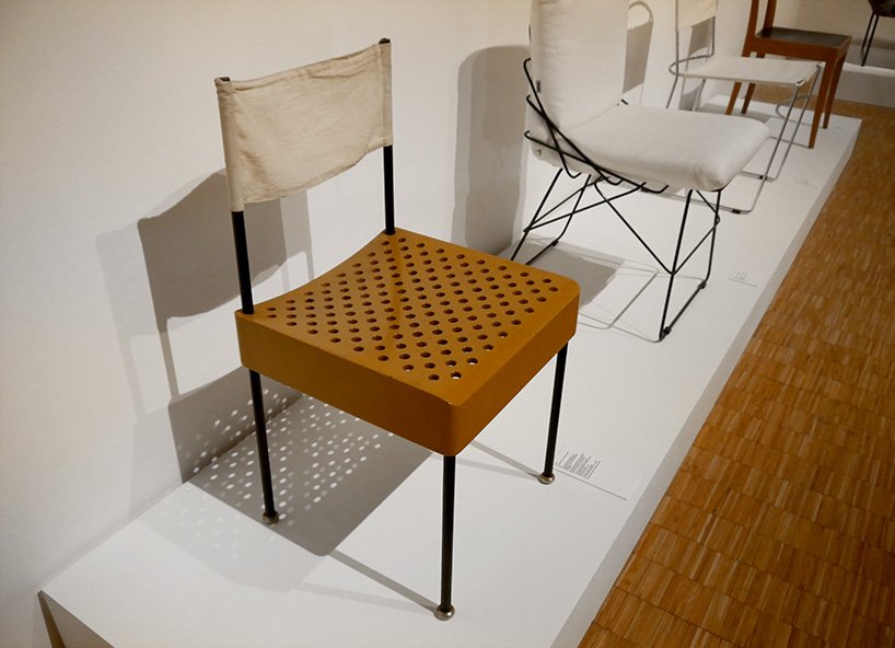 汉斯·乌尔里希·奥布里斯特 (hans ulrich obrist) 讨论米兰三年展恩佐·马里 (enzo mari) 展览的策展