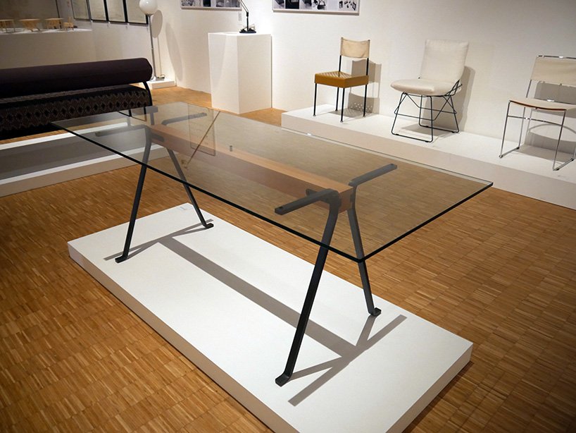 汉斯·乌尔里希·奥布里斯特 (hans ulrich obrist) 讨论米兰三年展恩佐·马里 (enzo mari) 展览的策展