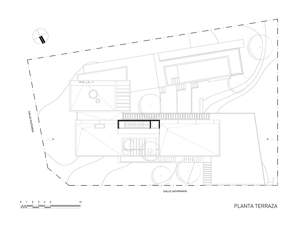 estudio galera 的“casa jacaranda”是一组不断生长和扩张的混凝土盒子 estudio galera 的“casa jacaranda”是一组不断生长和扩张的混凝土盒子