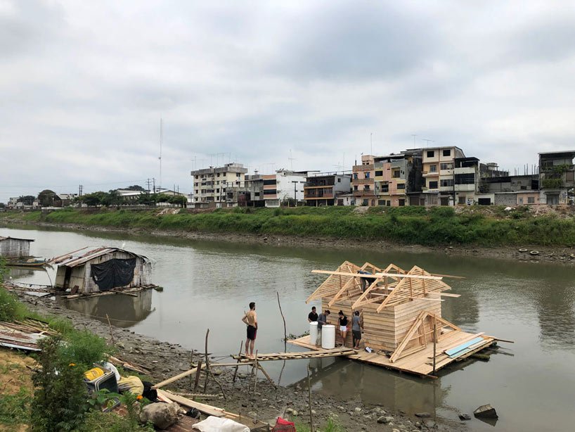natura futura + juan carlos bamba 设计的渔民避难所漂浮在厄瓜多尔的一条河上