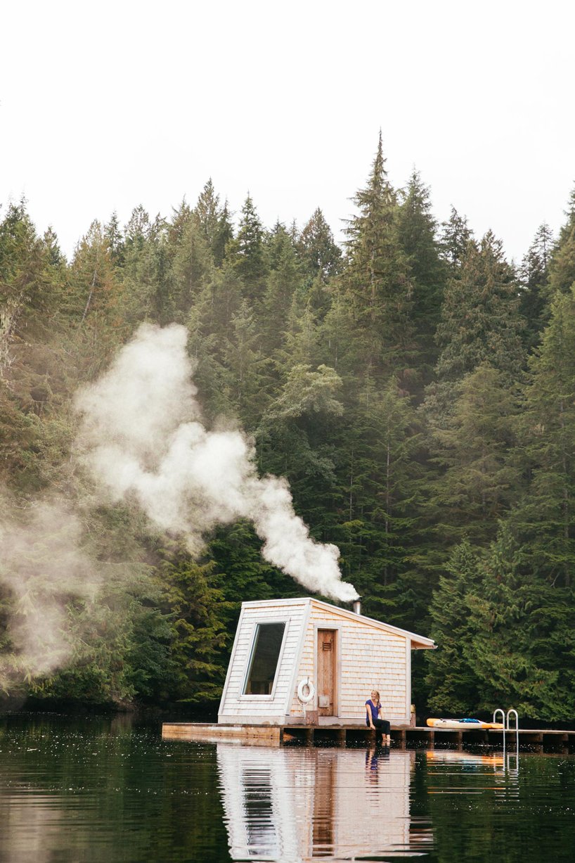 漂浮的雪松桑拿浴室让尼莫湾的客人沉浸在不列颠哥伦比亚省的荒野中