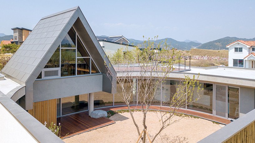 造型建筑师在韩国围绕一个有围墙的庭院设计了“瓦尔登住宅” 造型建筑师在韩国围绕一个有围墙的庭院设计了“瓦尔登住宅”