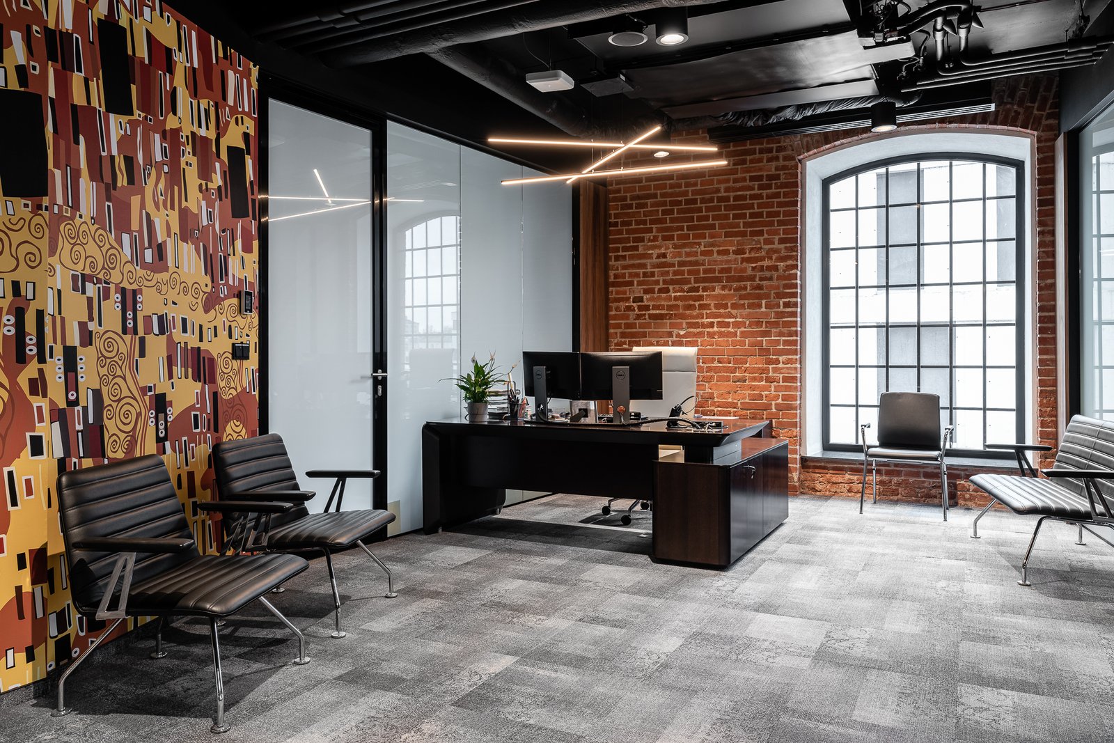 瑞士精准与历史的融合。科莱恩新罗兹办公室一瞥