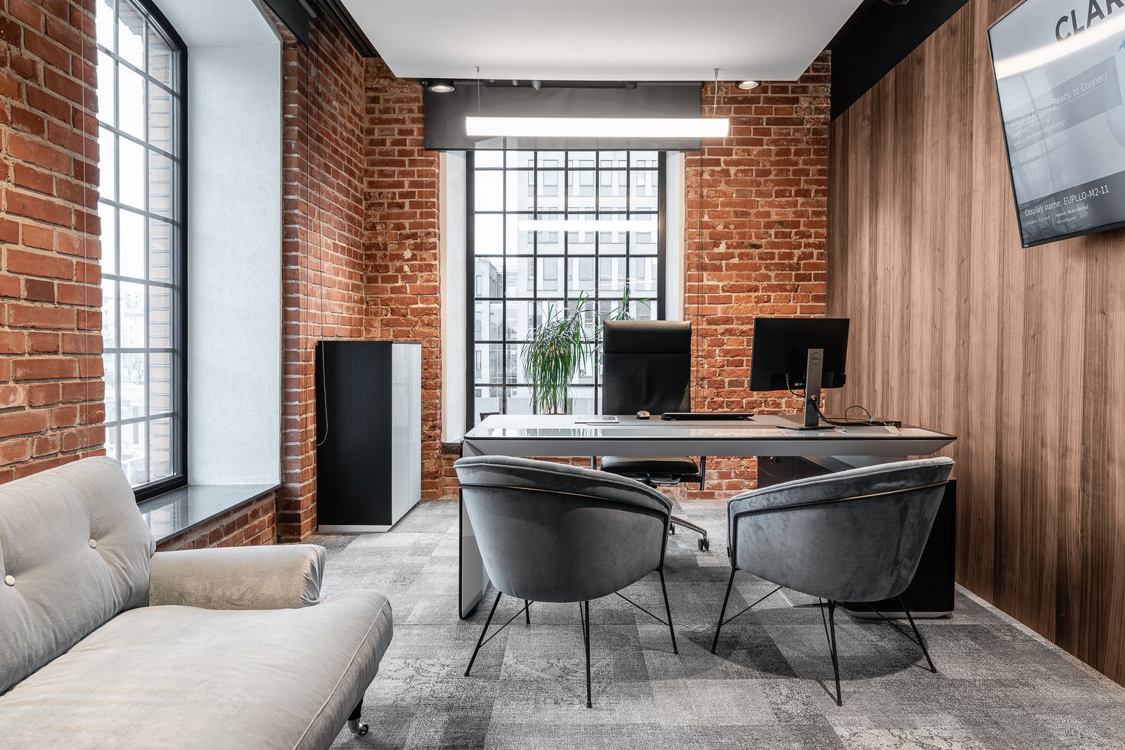 瑞士精准与历史的融合。科莱恩新罗兹办公室一瞥