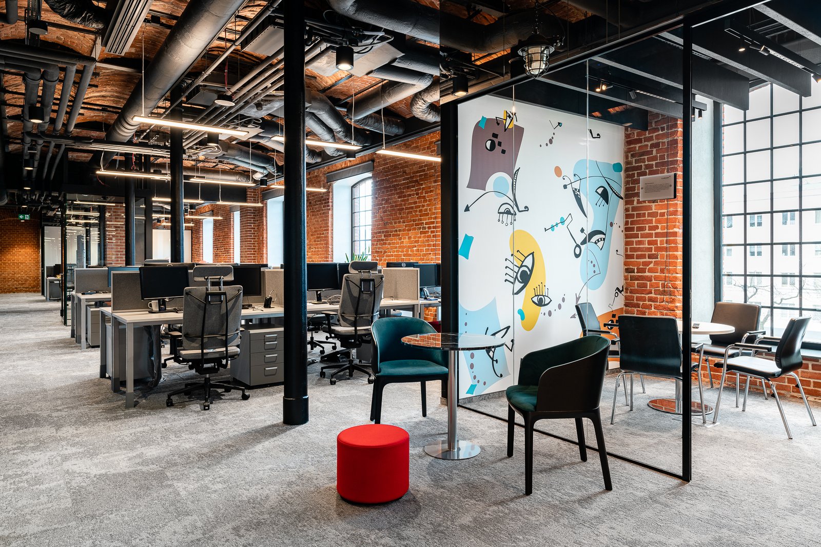 瑞士精准与历史的融合。科莱恩新罗兹办公室一瞥