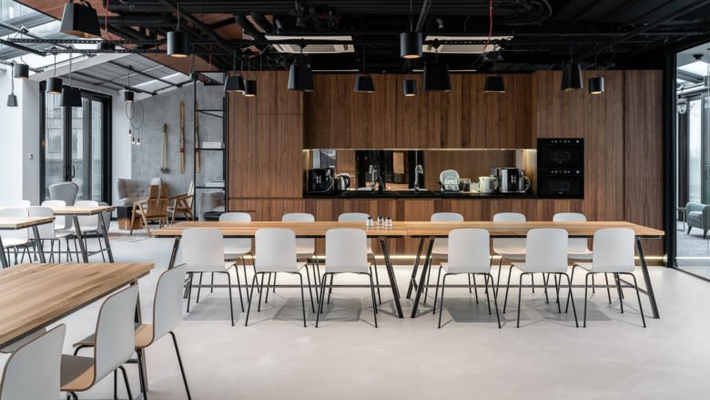 瑞士精准与历史的融合。科莱恩新罗兹办公室一瞥