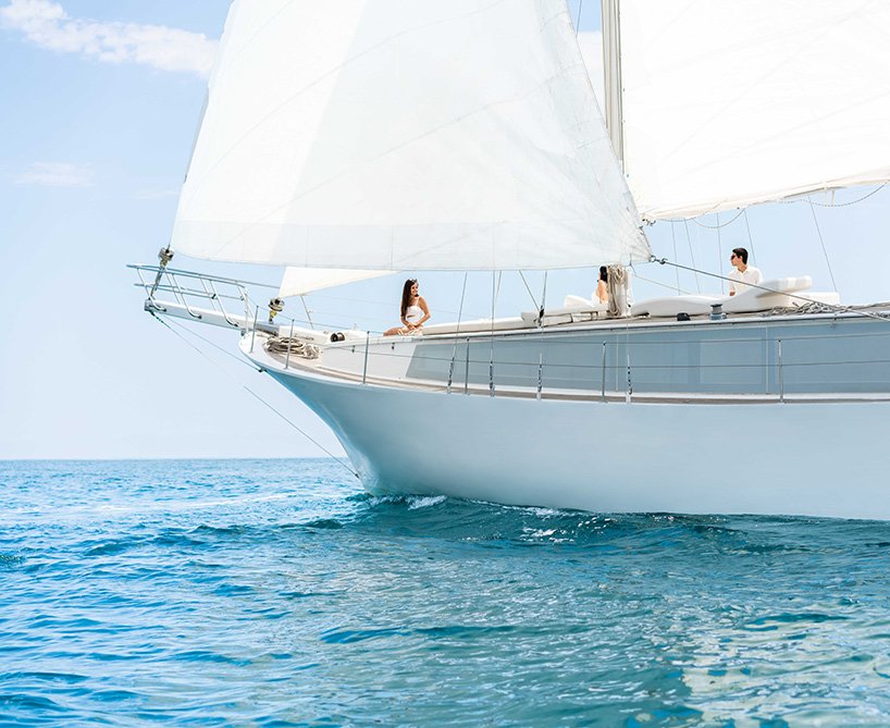 fran silvestre arquitectos 重新设计土耳其纵帆船，打造全白色帆船