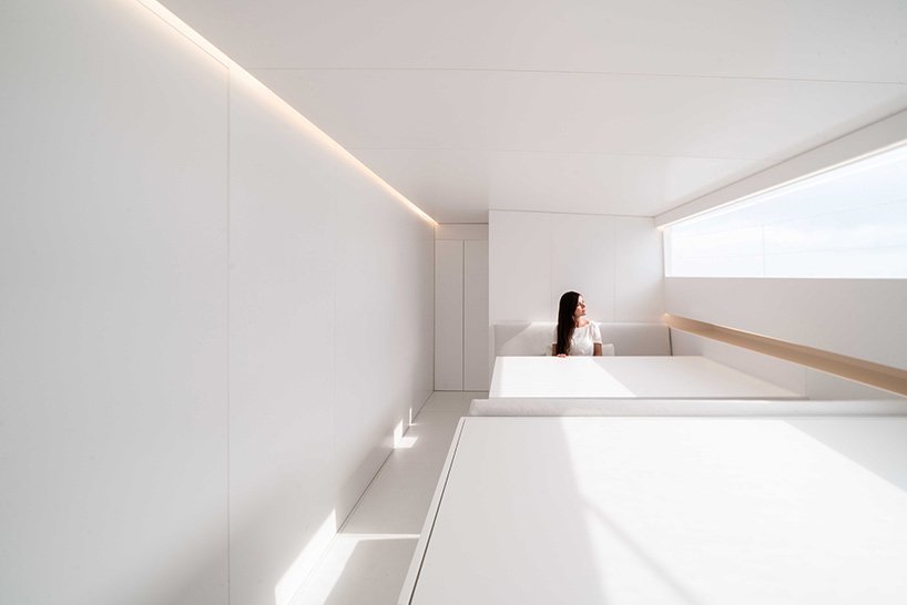 fran silvestre arquitectos 重新设计土耳其纵帆船，打造全白色帆船