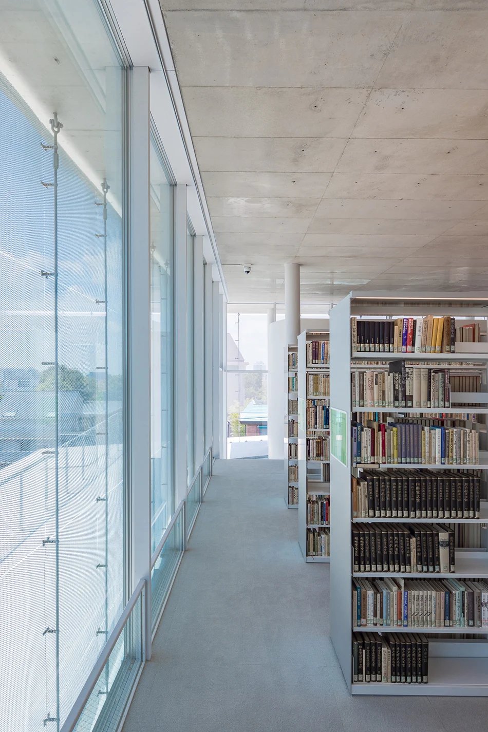 妹岛和世设计的日本女子大学图书馆 摄影：vincent hecht