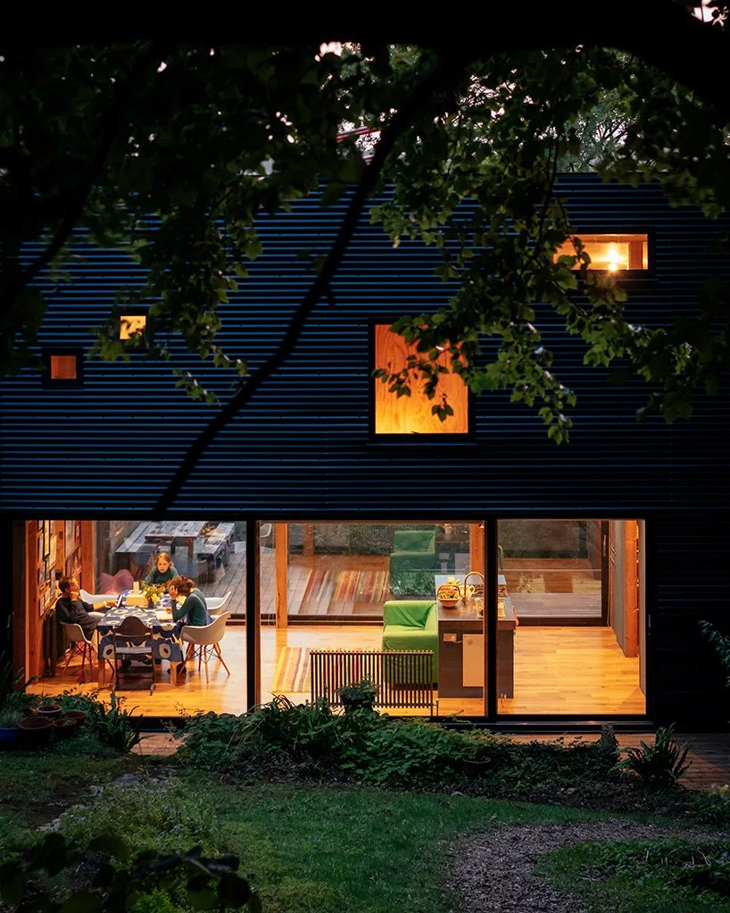 皮尔斯泰勒改造和改造了他位于英格兰西南部的“月光”房子