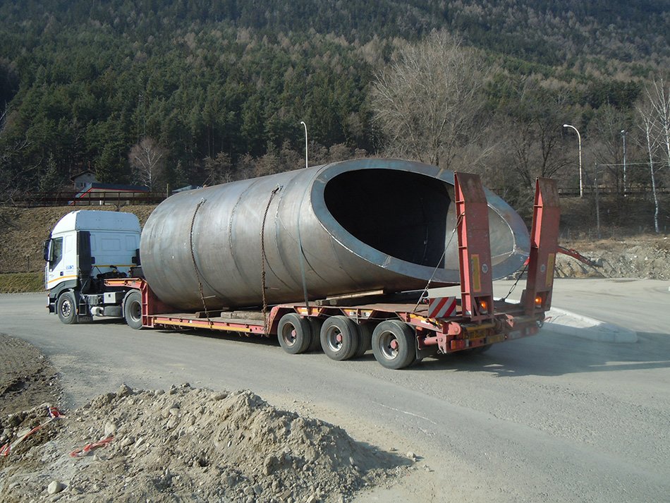 Modus 建筑事务所在南蒂罗尔的环路项目包括雕塑混凝土门户