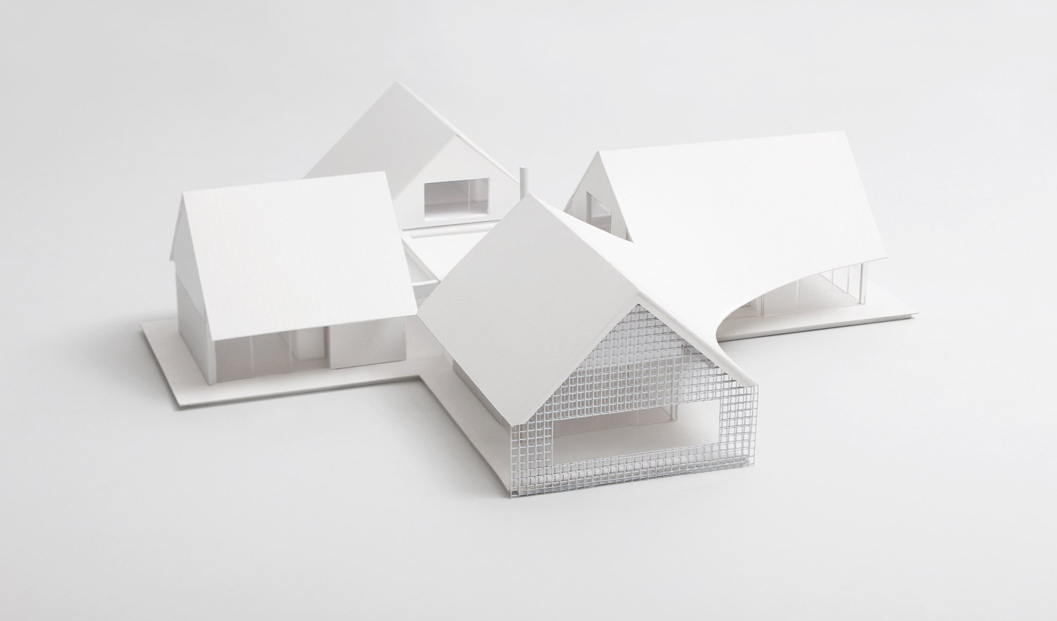 北叉住宅由 SO – IL 与 Shenton 建筑事务所共同设计，是纽约的一处休憩场所，由四个山墙体量组成