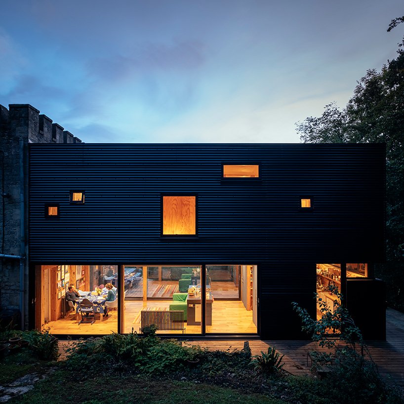 皮尔斯泰勒改造和改造了他位于英格兰西南部的“月光”房子