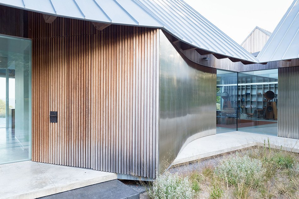 北叉住宅由 SO – IL 与 Shenton 建筑事务所共同设计，是纽约的一处休憩场所，由四个山墙体量组成