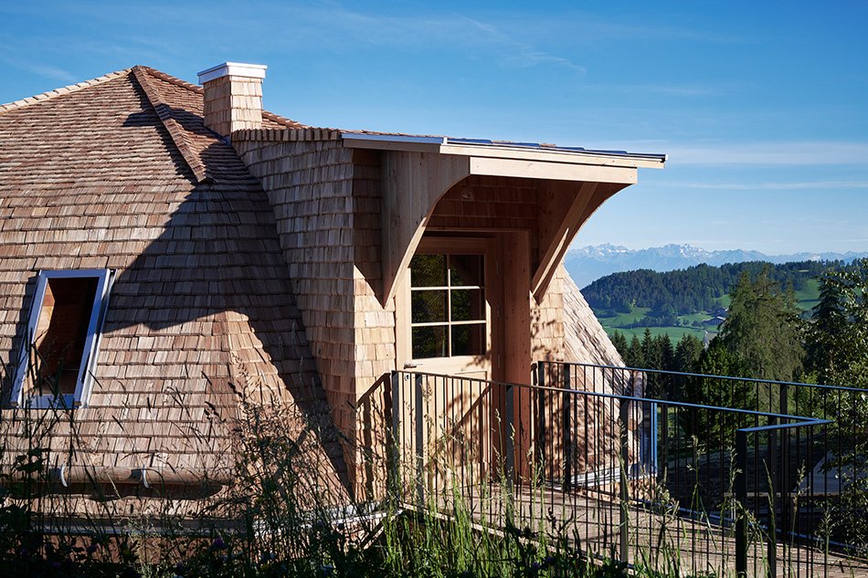 AMDL CIRCLE + michele de lucchi 使用回收的木材建造南蒂罗尔的酒店建筑