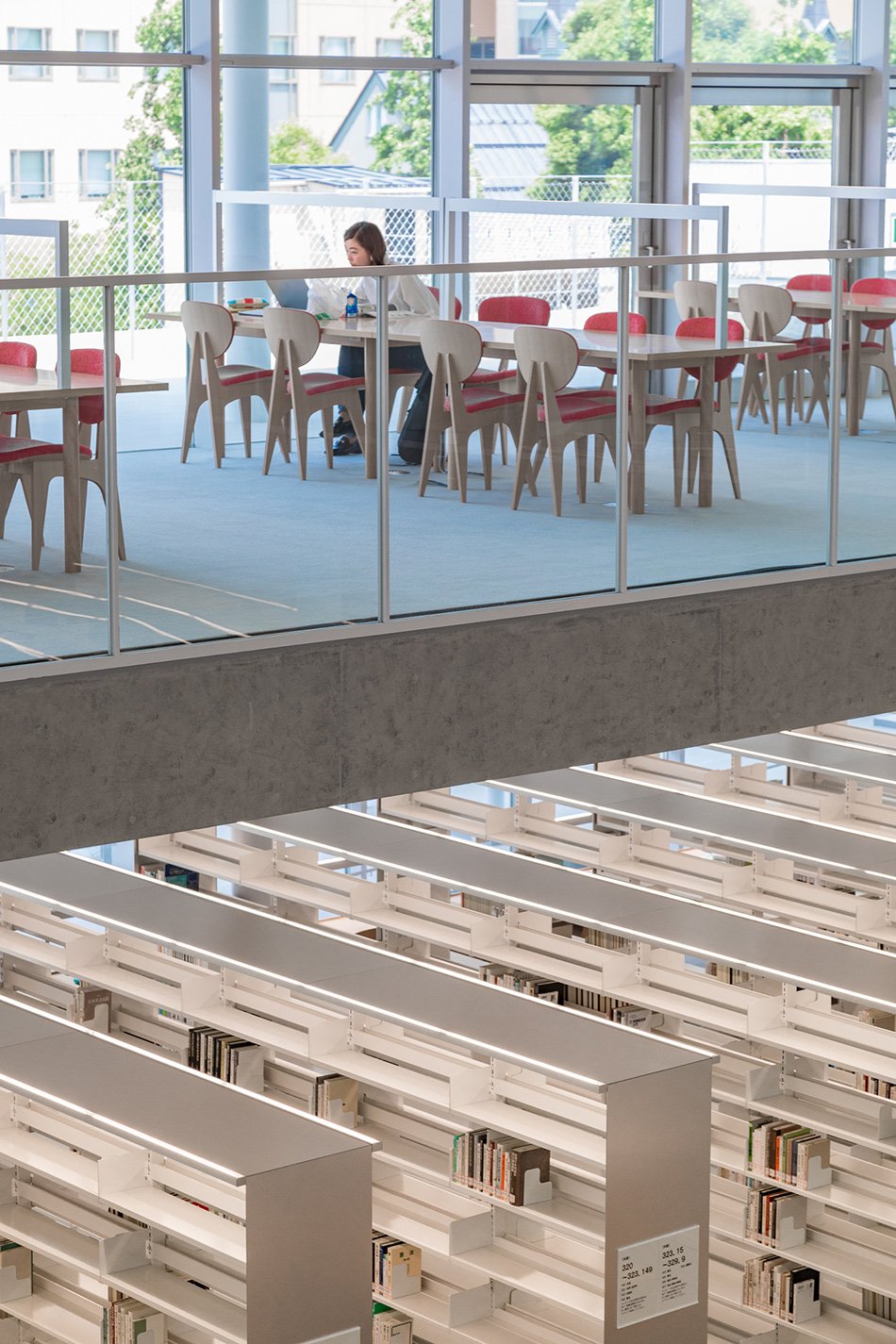 妹岛和世设计的日本女子大学图书馆 摄影：vincent hecht